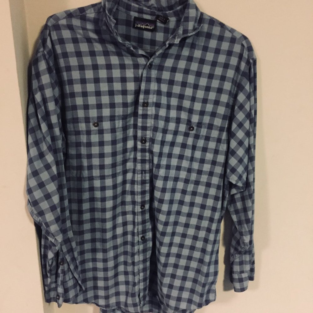 Large Patagonia button down blue shirt